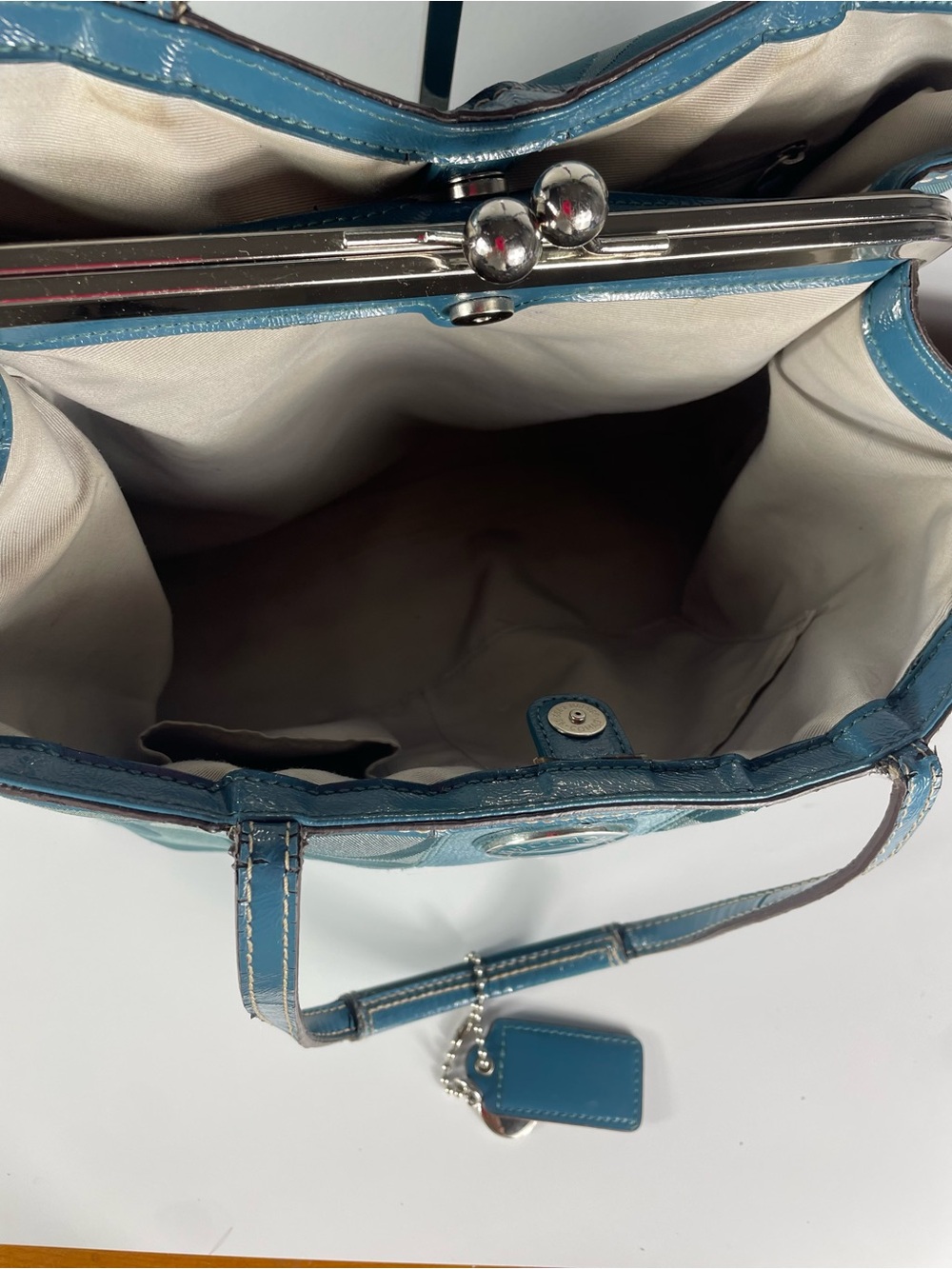 Coach Signature Stripe 3 Color Signature Metallic Carryall -COA - Picture 4 of 16